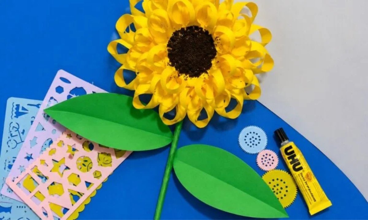 Fun Sunflower Paper Craft to Make for DIY Decor